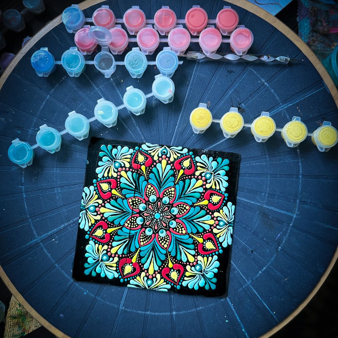It’s hard to tell what kind of product you’re looking at right away!
These are bookmarks, and I like how they resemble puzzle pieces when separated.🧩