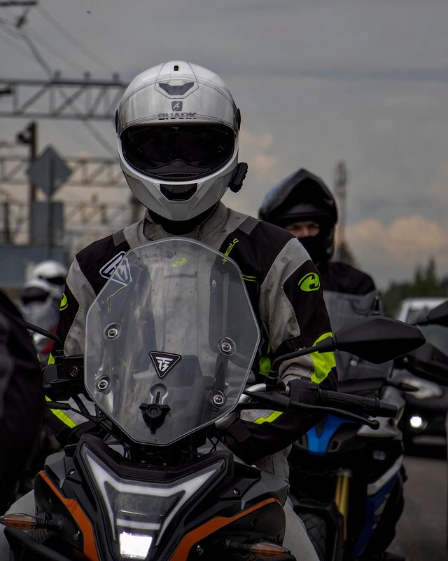 mikhail_ryzhov в LOOKY. #like,#life,#motorcycle,#summer,#spb,#voge,#мото,#лето,#спб. #like #life #motorcy...