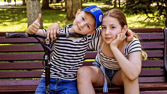 mr_vladshishkin в LOOKY. #братисестра,#brothersisterlove,#семья. Редкое фото, где они...