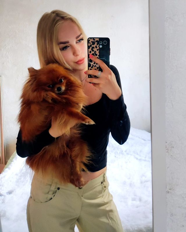 vidana.mertz в LOOKY. #love,#like,#pomeranian,#pom,#girl,#blondgirl. 💚🐻
.
.
.
.
#love #...