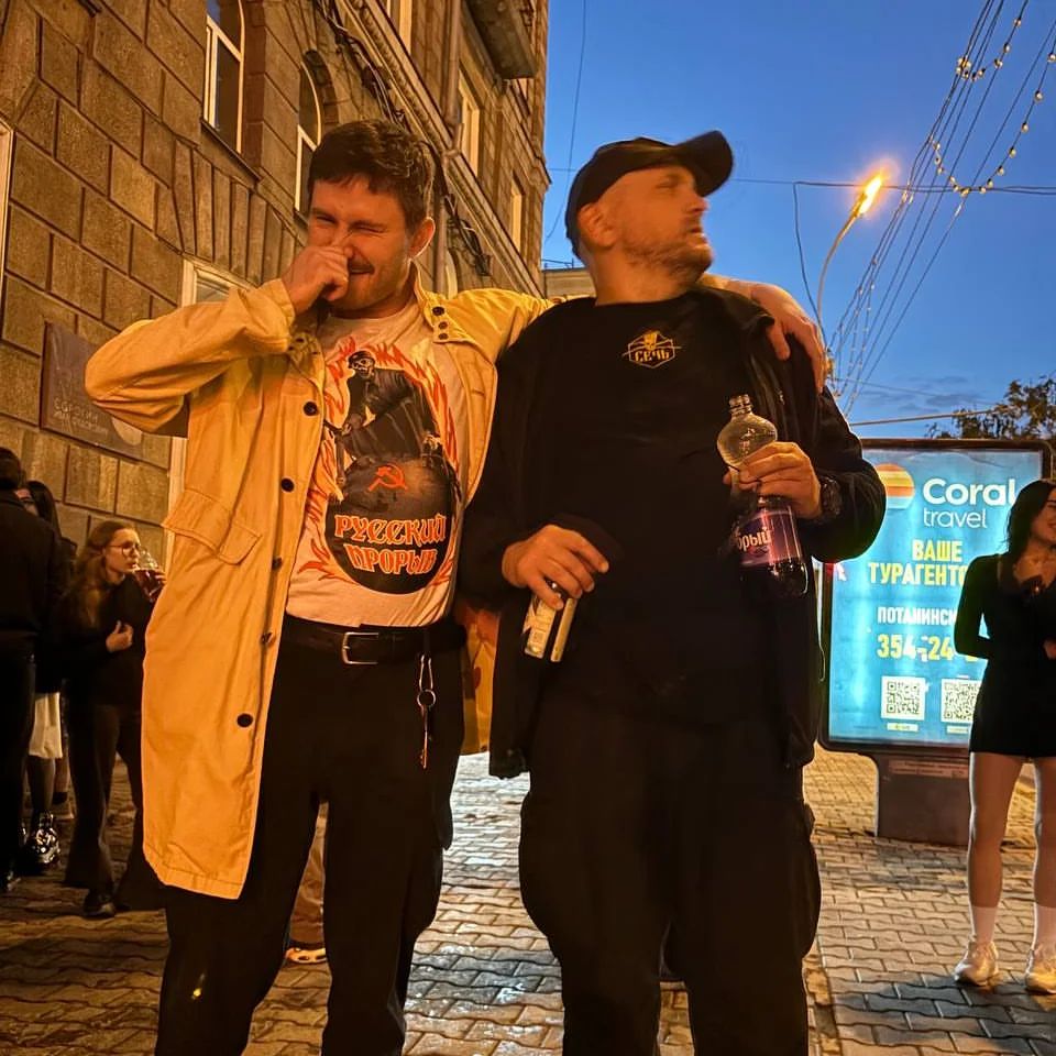potdl в LOOKY — добавь меня с лехой законом к себе на стенку если ты бычара