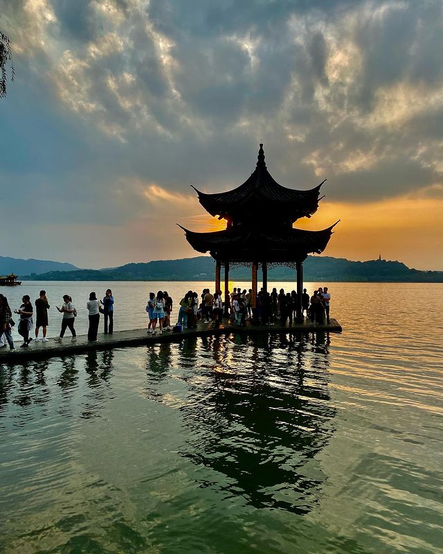 ercophotograph в LOOKY. #hangzhou,#hangzhoucity🇨🇳,#china,#china🇨🇳,#chinatravel,#westlake. Hangzhou #hangzhou #...