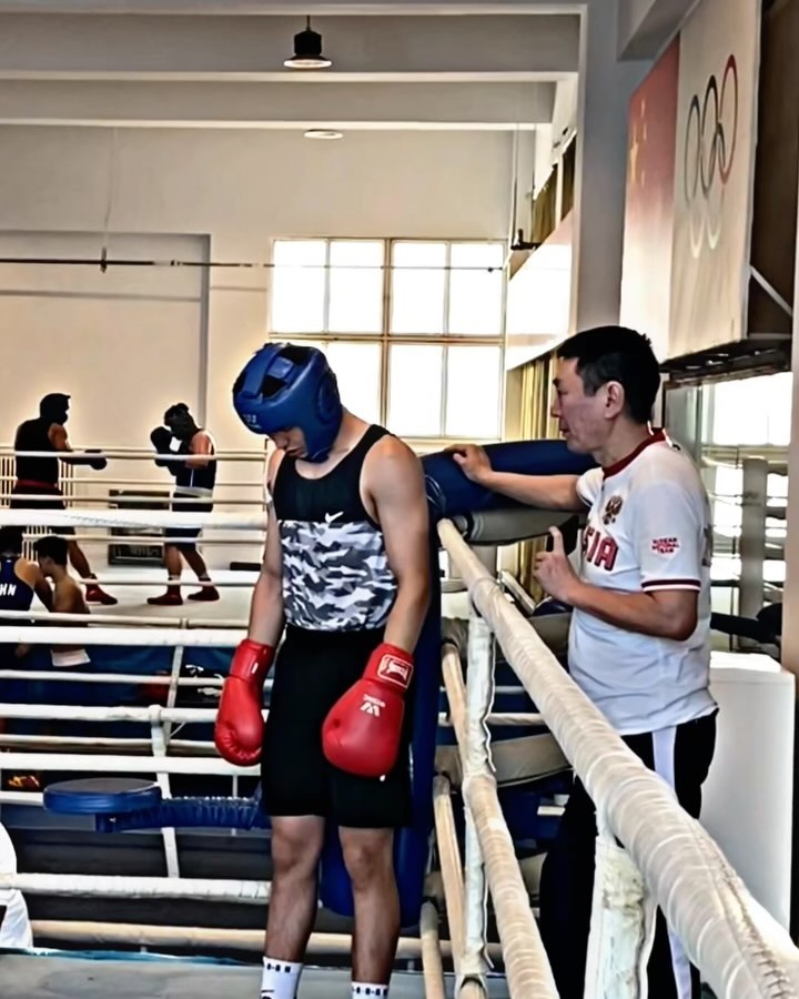 farukh_rakhmatullaev in LOOKY. #boxingtraining,#boxinglife,#boxingday,#boxinggym,#boxingworkout,#boxinggloves,#boxingnews,#boxingworld,#boxingcoach,#boxinglifestyle,#boxingdrills,#boxingfanatik,#boxingheads,#motivation. Sparring✅🇺🇿🇨🇳
.
...