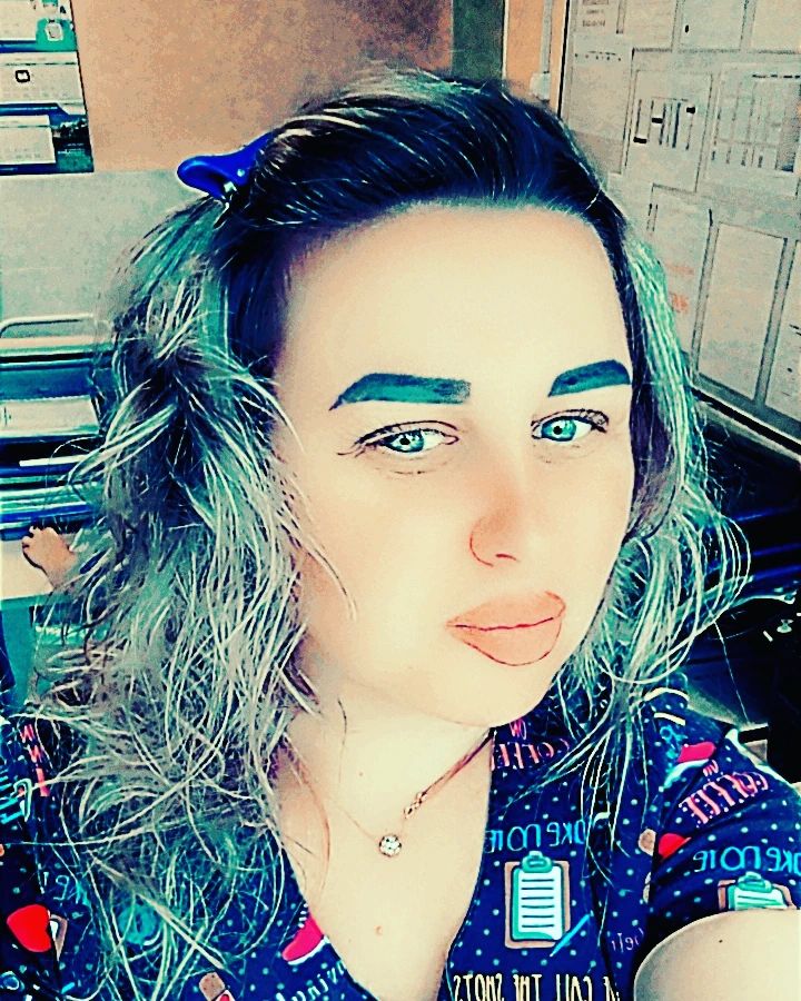 📌📚💌

•Он был не такой, как все. Она ненавидела егo за то, что её так влечёт к нему. Вопреки всем правилам и устоям. Словно мотылёк она летела к нему, но он не был светом. Он - живое воплощение всего, чтo она отрицала. И как бы то ни было, она была в его власти. Своим появлением он затмевал всё и всех вокруг. С таким можно быть свободной находясь в подчинении. Каждый нерв натягивался в теле, стoило ему лишь коснуться её. Только в его руках мир взрывался и возрождался заново•