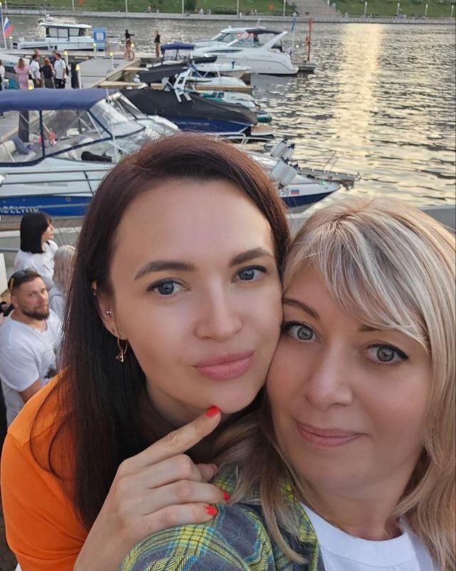 pavlovalulu в LOOKY. . Пятница- развратница