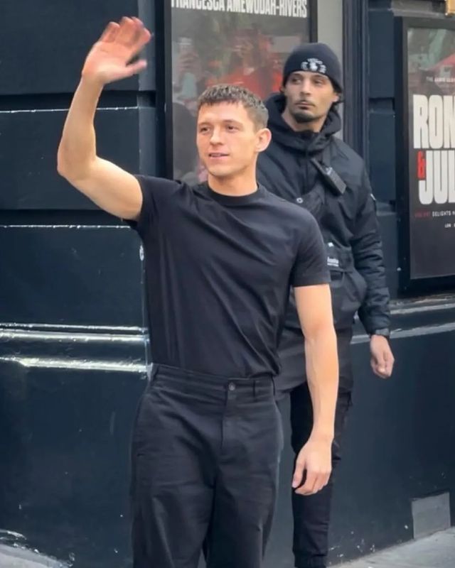 fan_tom_holland1996 в LOOKY. #tomholland,#tomholland2022,#tomholland2013,#tomhollandedit,#tomhollandfans,#tomhollandsmile,#tomhollandfan,#tomholland1996,#tomhollandhandsome,#tomhollandhot,#tomhollandcute,#tomhollandcutie,#tomhollandedits,#tomholland2023,#tomhollandfunny,#tomhollandfanpage,#tomhollandcurls,#tomhollandsweet. Handsome 🤩❤️‍🔥

#t...