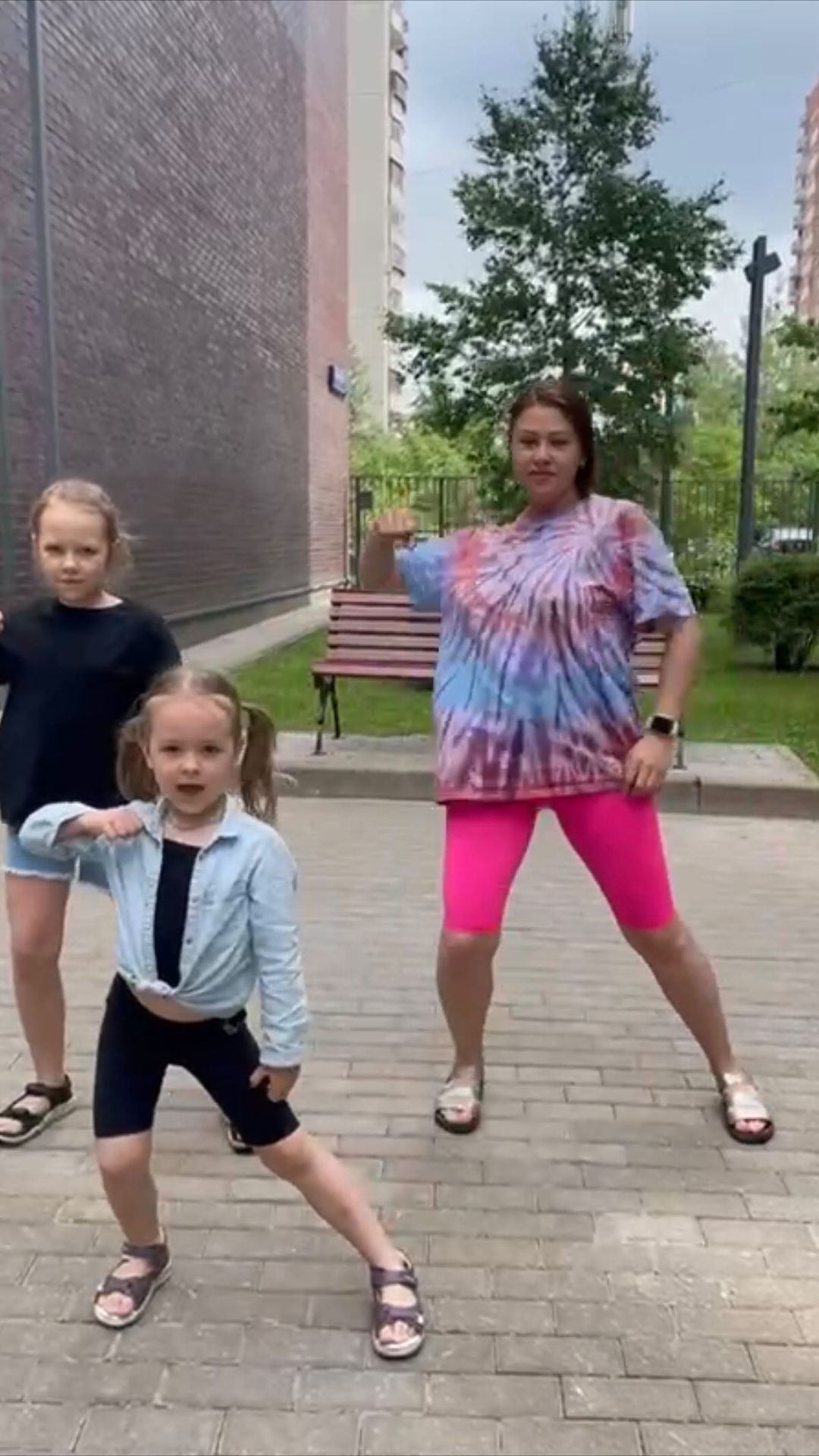 keniganna в LOOKY. #танцы,#девочки,#зажигаем,#лето,#кайф. Учусь танцевать с де...