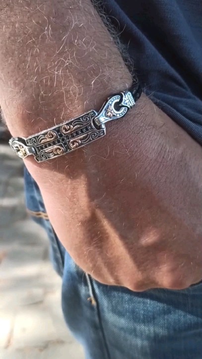 persian_jewelry_ru в LOOKY. #мужскойбраслет,#спасиисохрани,#браслеткупить,#браслетсеребро,#подарокмужчине,#серебряныйбраслет,#литойбраслет,#крутойбраслет,#подвескаякорь,#серебряныйперстень,#перстеньсгранатом,#Мужскиеукрашения,#серебролюкс,#печатка,#подарокмужчине,#тачки,#яхта,#спорткар,#перстеньручнойработы,#перстеньсизумрудом. браслет православный...
