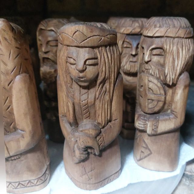 woodcarving_olisava в LOOKY. . Мара, Морена

Под за...
