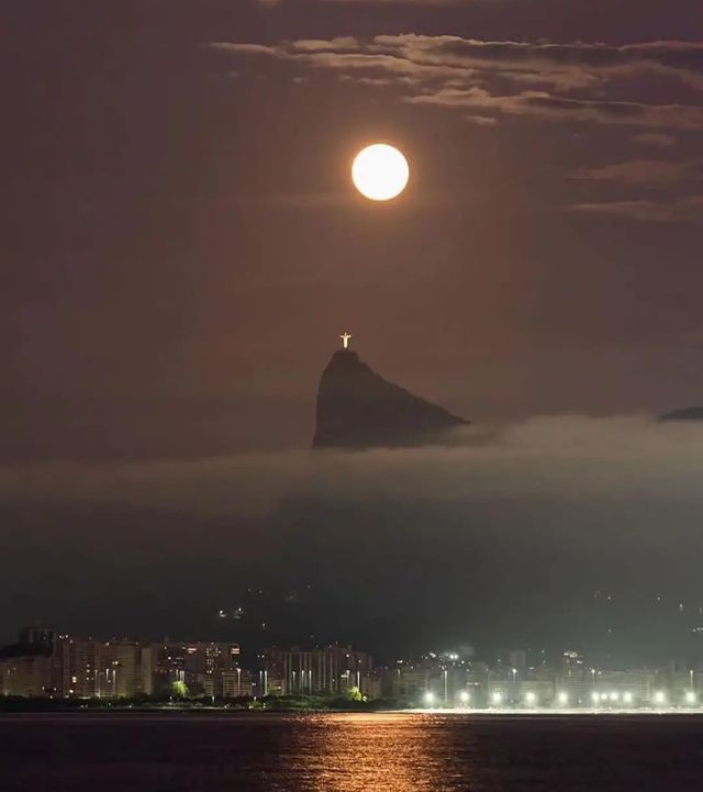gabriel_callegario в LOOKY. #errejota,#riodejaneiro,#brasil,#boanoite,#goodnight. Tenha uma noite de p...