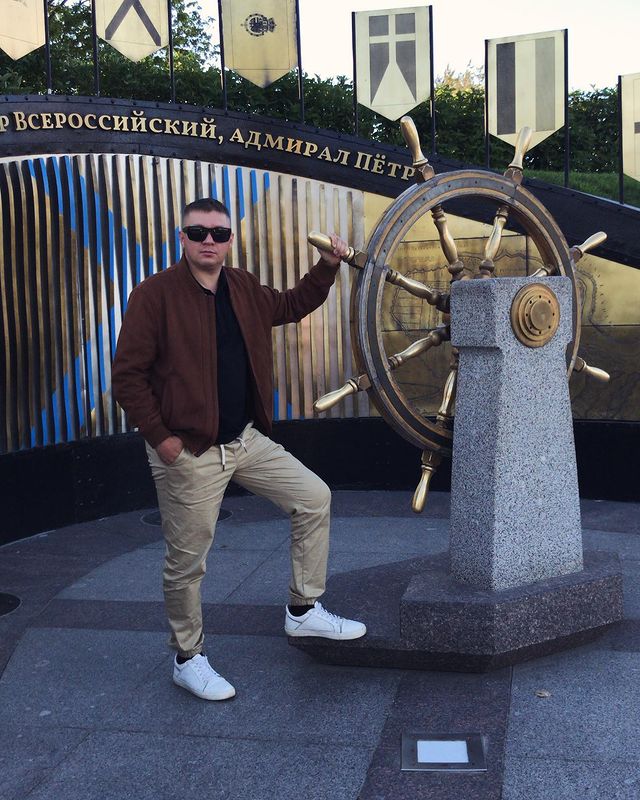 __alexandr__nikolaevich__ в LOOKY. . Мы мужчины, тянемся ...