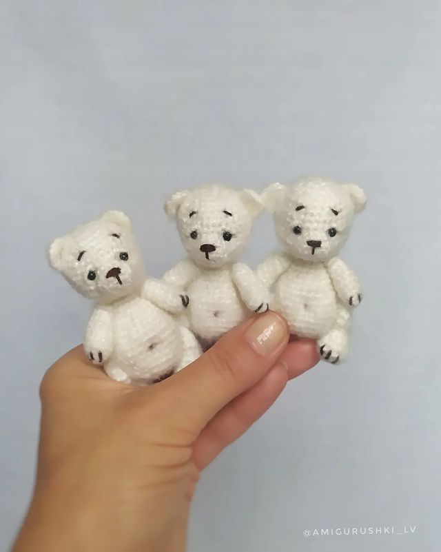 amigurushki_lv в LOOKY. #сделано__любовью,#карманныйдруг,#карманныйтедди,#блайз,#блайзодежда,#шапочкидлякукол,#вязанаяодеждадляблайз,#игрушкаамигуруми,#игрушкадлякукол,#аксессуарыдлякукол,#свитердляблайз,#амигуруми,#моиминики,#blythe,#qbaby,#amigurumi,#кастомблайз,#forblythe,#blythehat,#blytheautfit,#hatforblythe,#миниатюрадлякукол,#миниамигуруми. — Двойняшки!
— Да не...