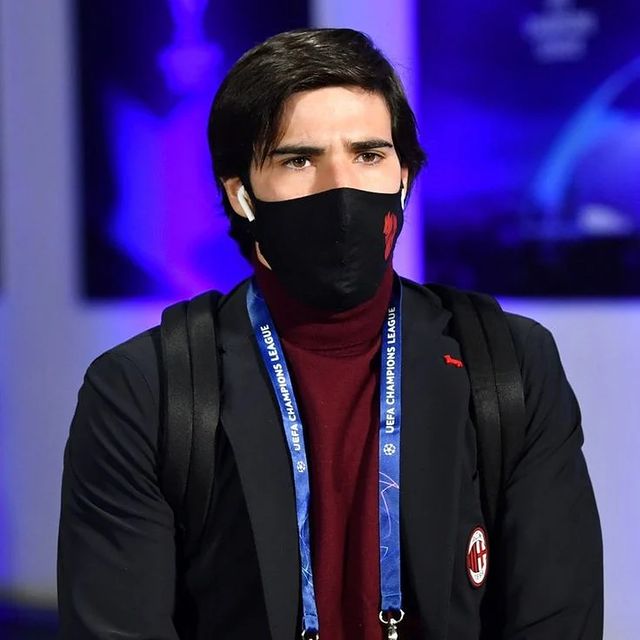 r tli  rl в LOOKY. #tonali,#sandrotonali,#sandrotonali8,#acmilan. A beautiful old phot...