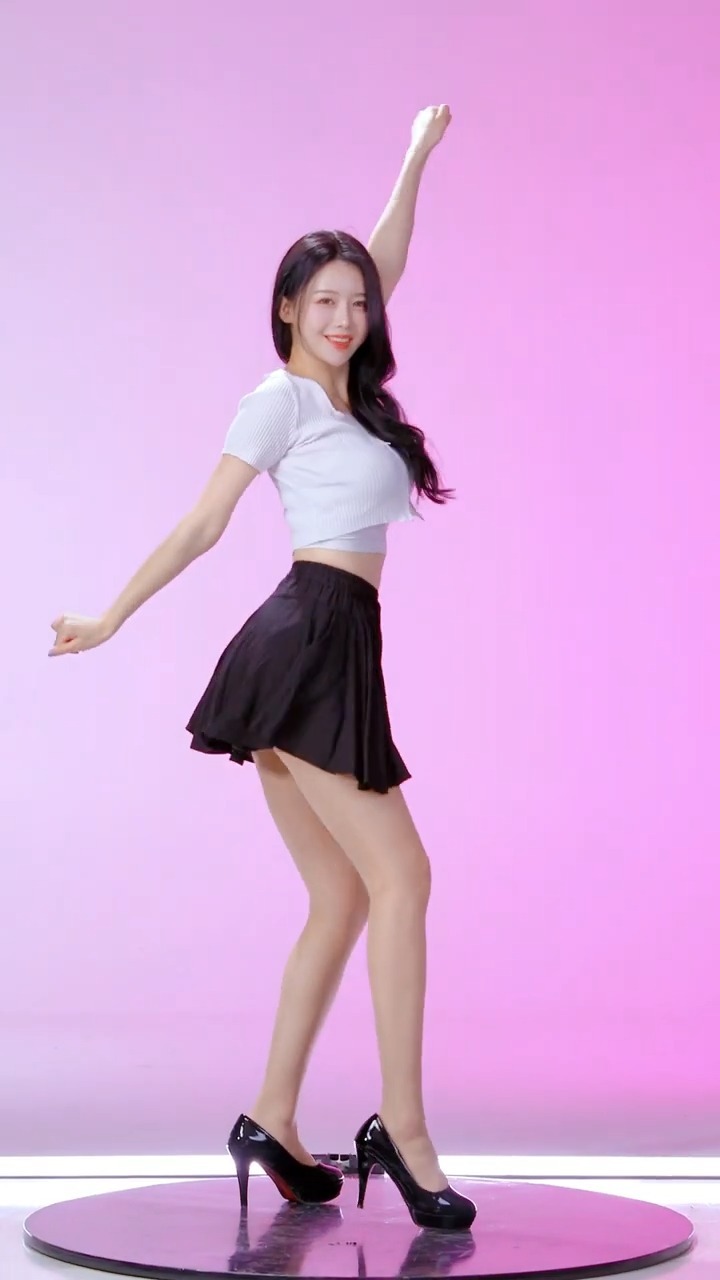 leea_dol в LOOKY. #Girls,#Girl,#dance,#korea,#like,#video,#nicetime,#love,#kpop,#kpopstyle. 나는 스윗걸 이지만 ~ 😂

.
....