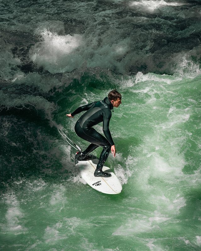 pasharocket в LOOKY. #surf,#surfmunich,#munich,#surfer,#surfing,#visitmunich. Спот ставший уже лег...