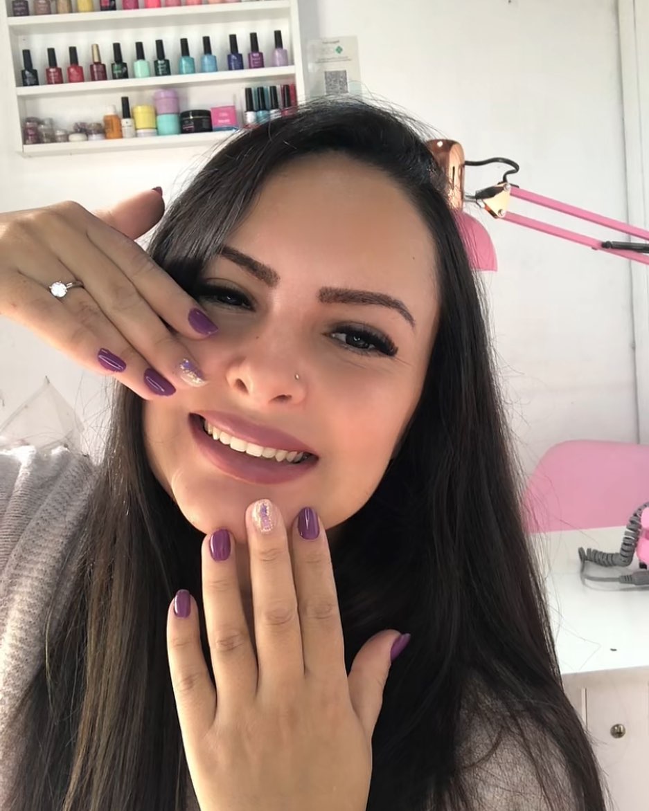 raquelbrazdesignerdeunhas in LOOKY. #sógratidão. O tempo não limita o...