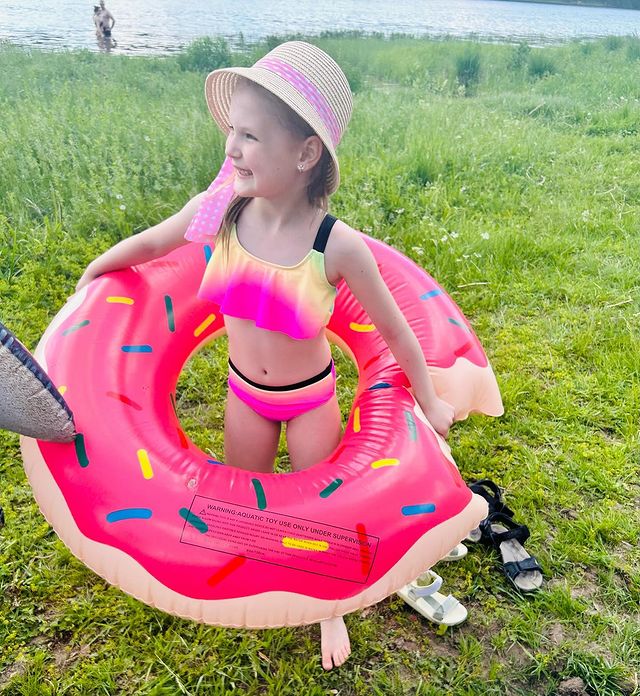 _mini_mary___ в LOOKY. #летосолнцежара☀️☀️☀️,#сысерть#рекавода🌊#обожаюлето#солнышковруках#екатеринбург#летоэтомаленькаяжизнь#хочувсегдалето#купатсязагорать#акулаинстаграм. С братиком 🐻♥️#мишк...