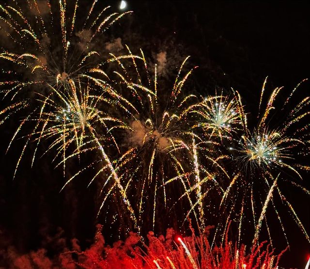 buyanovamaria в LOOKY. #lidodiostia,#ostia,#ostialido,#fireworks,#summertime,#love. Fireworks in Lido #l...