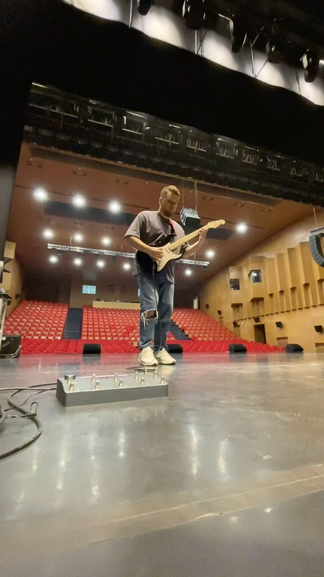 gleb_laskin в LOOKY. #guitar,#quadcortex,#fenderericclapton. POV: when you have 2...