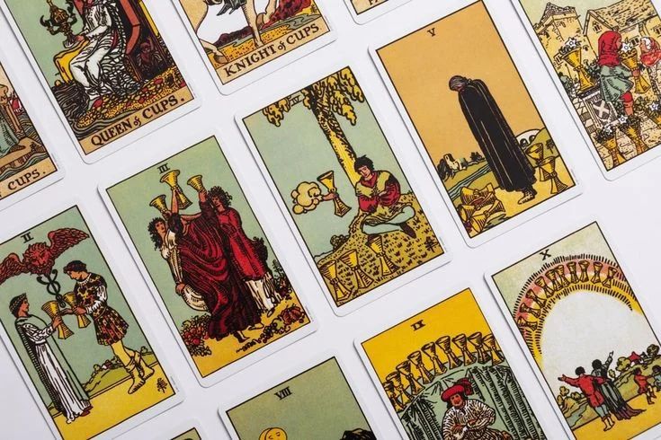 ania.tarot.reader в LOOKY — Какие вопросы задать картам Таро: 

Карты Таро — серьезный и