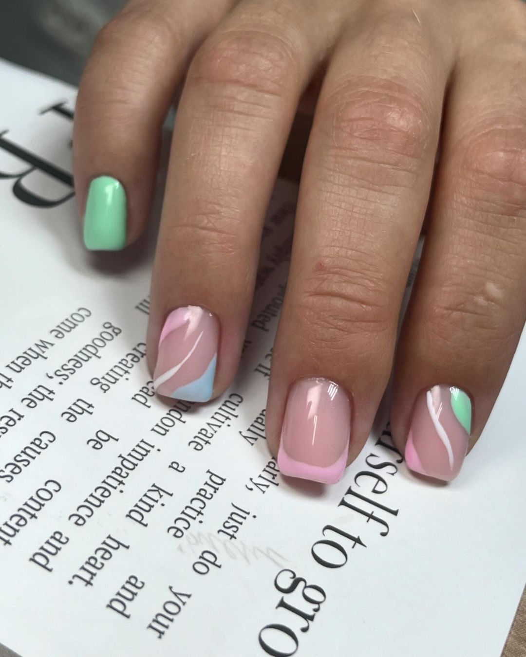 Нежный маникюр 🌷
#маникюр #маникюрчелябинск #маникюргель #ногти #челябинск #челябинсксегодня