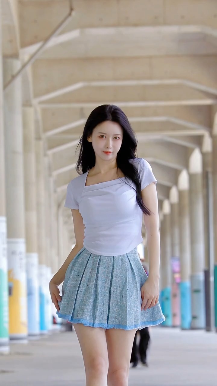 leea_dol в LOOKY. #Girls,#Girl,#dance,#korea,#like,#video,#nicetime,#love,#kpop,#kpopstyle. 뜨거운 여름 뜨거운 태양 뜨거운 댄스...