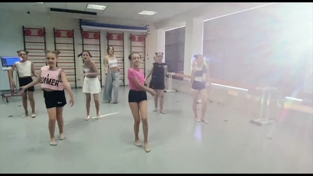 studio_azorell в LOOKY. . Комент - если знаете...