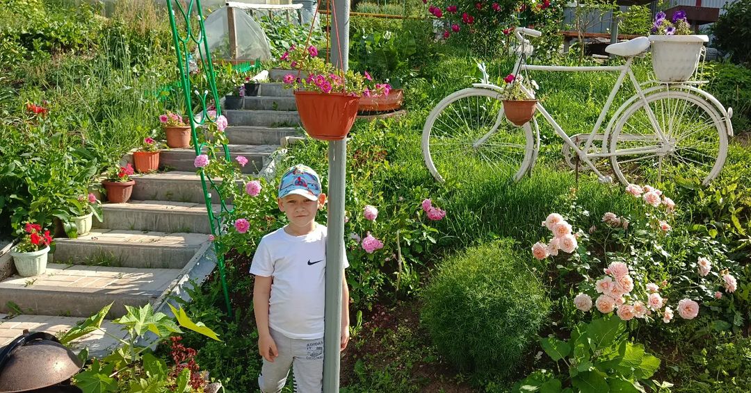 akvilina2017 в LOOKY — Гуляем в огороде, вокруг красота цветёт 🌹