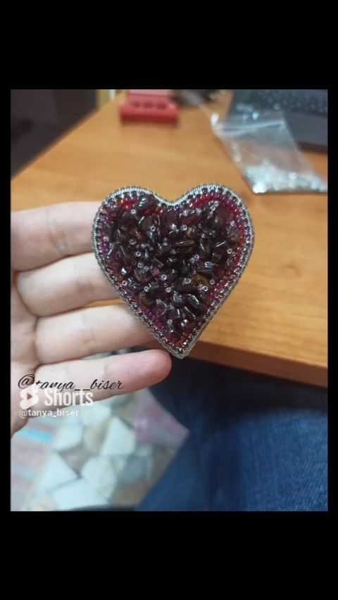 tanya_biser в LOOKY. #брошь,#купитьброшь,#брошьсердце. Процесс создания бро...
