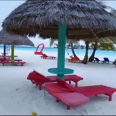 galabushova в LOOKY. #жара,#лето2024,#summer,#dubai,#tourist,#,#summer2024,#travel,#travelphotography,#travelgram,#aeroporto,#бассейн,#отель,#любовьксебе,#maldives,#maldivesislands,#shark,#sharkattack. Сначала был дождь. В...