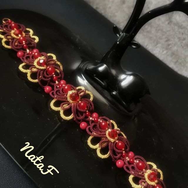 wonderlace_nataf в LOOKY. #tatting_vmeste,#tatting,#tattingshuttle,#tattingbracelet,#tattingaccessories,#frivolite,#фриволитебраслет,#фриволите,#фриволитеанкарс. Браслет по идея А.Га...