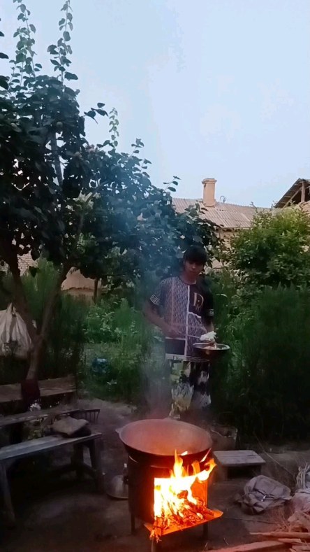 totoy_ake_ in LOOKY. #khiva,#telegram_yulduzlari,#uzbekstars,#filmuz,#megayulduz,#tezkor,#uzbekistan_inst,#tashkent,#tashkentcity,#uz_sevgim,#urgench,#bukhara,#instatashkent,#andijon,#navoi,#toshkent,#tashkent,#tashkentcit,#tashkentcity,#tashken,#uznex,#video,#интересное,#топ,#ufc229,#звезда. Chin doʻstilarga joʻ...