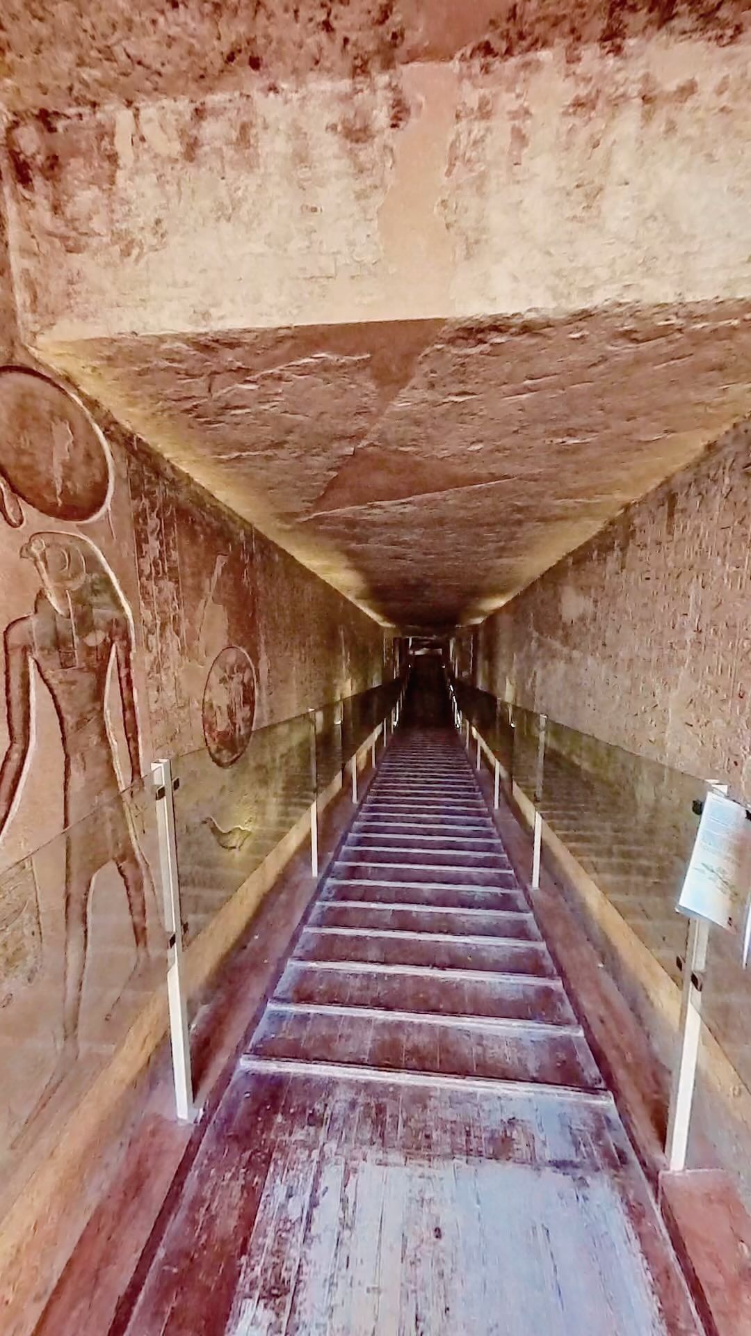 taknerabotaet в LOOKY. #ДолинаЦарей,#ValleyOfTheKings,#Египет,#Egypt,#Археология,#Archaeology,#История,#History,#ДревнийЕгипет,#AncientEgypt,#Фараоны,#Pharaohs,#Гробницы,#Tombs,#Путешествие,#Travel,#Приключение,#Adventure,#Культура,#Culture,#Искусство,#Art,#Наследие,#Heritage,#Экспедиция,#Expedition. 🔥🔥🔥

1. #ДолинаЦа...