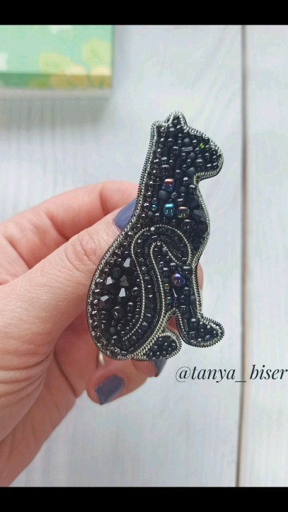tanya_biser в LOOKY. #брошьизбисера,#мода,#стиль,#art,#jewelry,#купитьброшь. #брошьизбисера #мода...