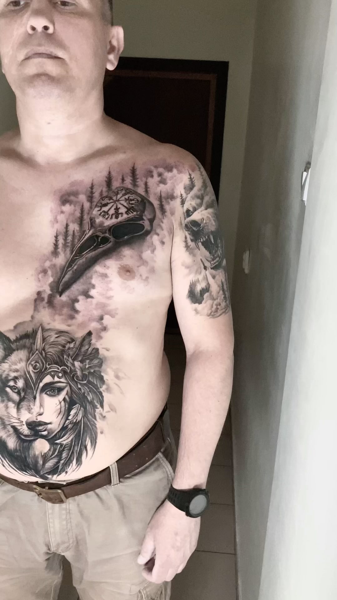 tattoo_mishamakeev в LOOKY. . На груди-свежак. Ост...