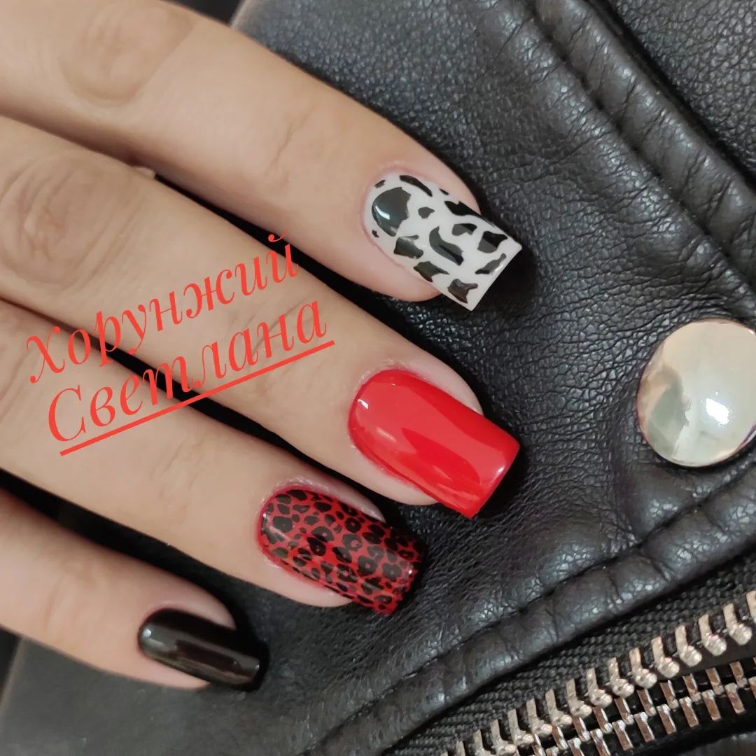 svetlana.nail.krasnodar в LOOKY. #маникюрюжный,#коррекцияногтеймолодежный,#квадратныеногти,#люблюсвоюработу,#ногтикакшпилькиумейтеносить,#рукикаквизитнаякарточка. Красные, черные, бел...