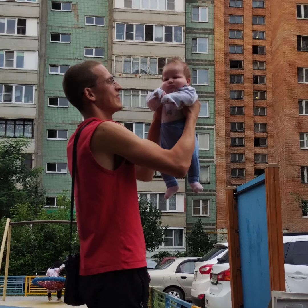 raevskay_forever в LOOKY. . У папы на руках очен...