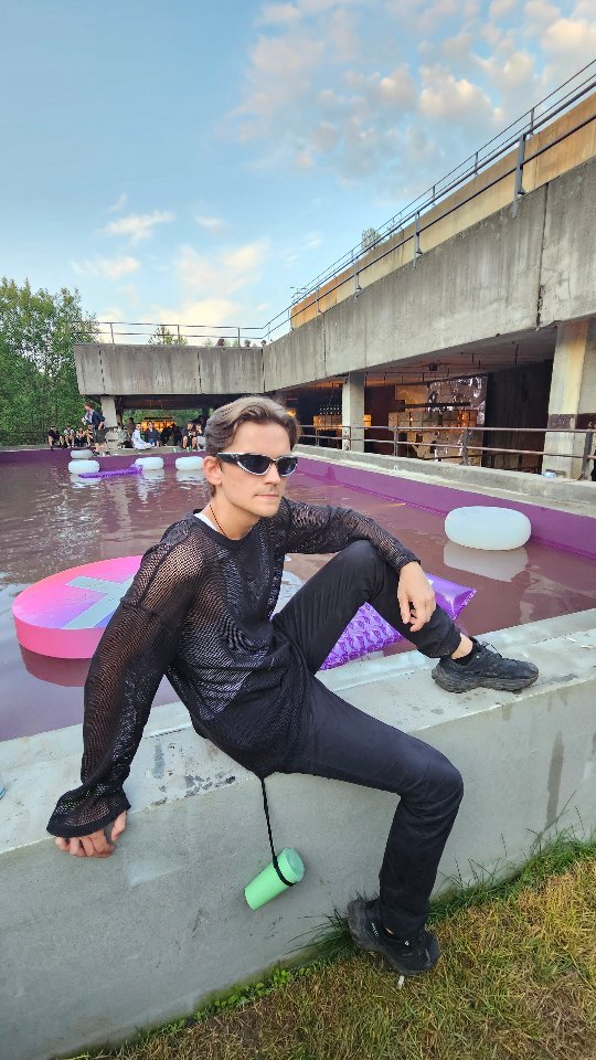 antonio_pavlondas в LOOKY. . ЭКСТРАОРДИНА́РНО
или...