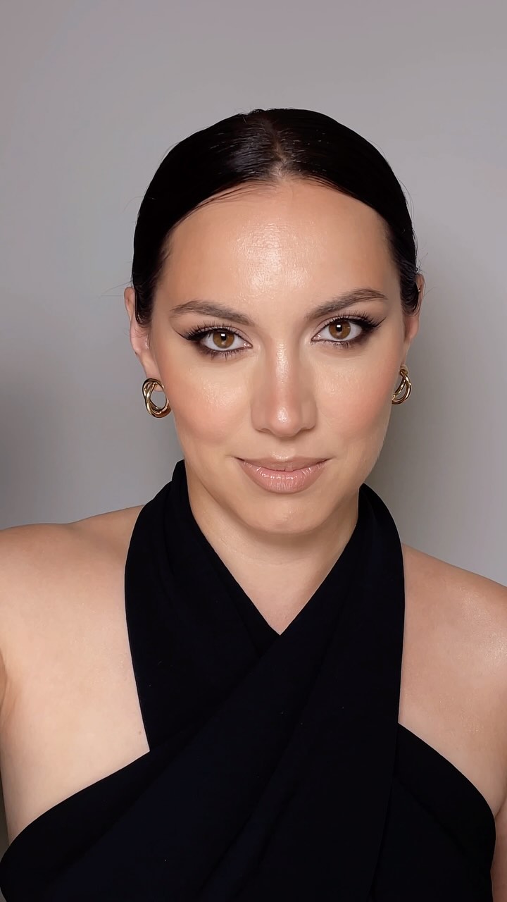 elvira_makeup35 в LOOKY. #макияж,#макияжвологда,#визажиствологда,#makeup,#colormakeup,#вологда,#трендовыймакияж,#тренды,#макияждопосле,#идеядлямакияжа,#растушеваннаястрелка,#свадебный,#свадебныймакияж,#макияждлясебя,#макияждлясебявологда,#тренды,#top,#рекомендации,#укладка,#волосывологда. Оцените 😍 #макияж #...