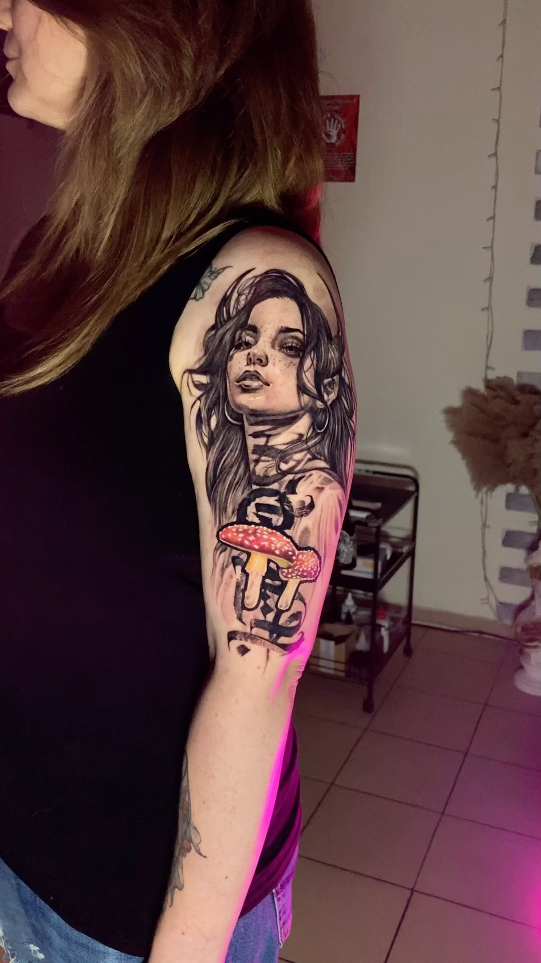 tattoo_mishamakeev в LOOKY. . Около пяти часов раб...