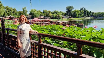 Как же я люблю Китай 🏯
Безумно красивая страна, которая трепетно хранит свои традиции и культуру

#china #Beijing #xicheng #forbiddencity #lotus #summer2024 #summertime #китай #Пекин #лотос #ципао #лето2024 #лето