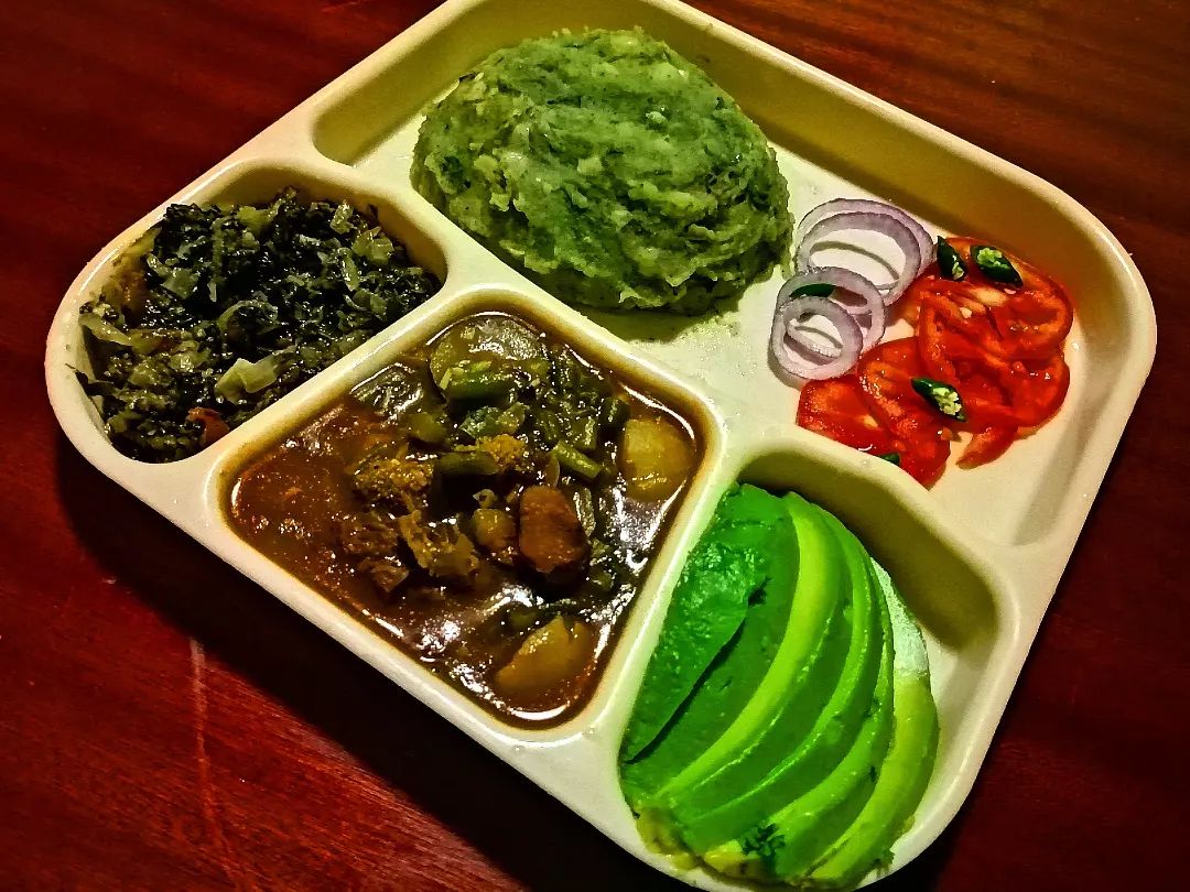 mumbi_wa_gathigia в LOOKY. #Irio_Múkimo,#MumbisKitchen❤❤,#BeKind✌🏼. Before hiyo yote laz...
