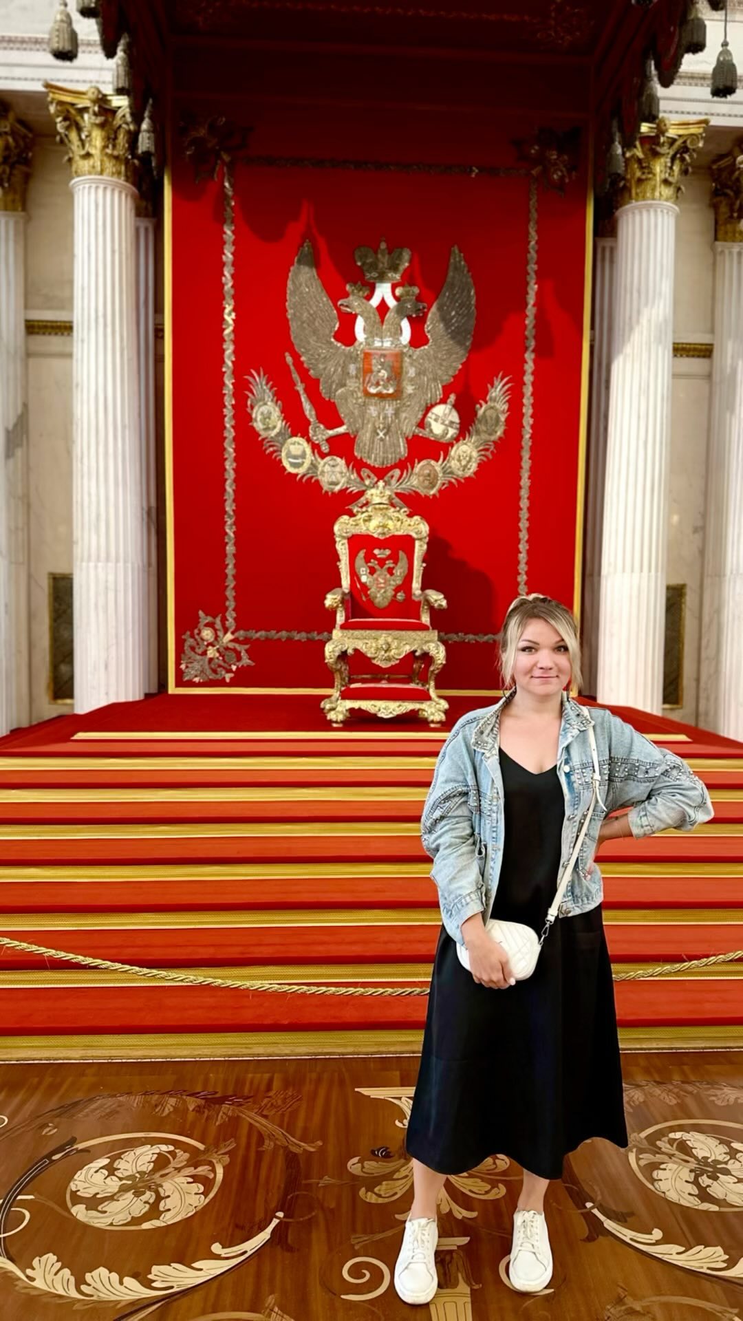 OlyaMazur93 в LOOKY. #эрмитаж,#питер,#идеально. Мое идеальное кресло...
