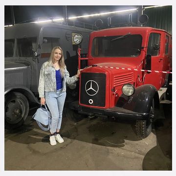 Начинать всегда страшно.
⠀
Многие могут сейчас задумываться о возможности удаленного дохода, но так ничего с этим и не делать просто по причине страха.
⠀
С чем чаще всего связан страх?
⠀
⁃ а вдруг я не справлюсь?
 ⁃ кто будет мне помогать?
⠀
Вопросы могут быть абсолютно разными, но чаще всего беспокоит именно возможность неудачи.
⠀
На самом деле, такую возможность можно вообще исключить, если изначально опираться на опыт наставника в этом бизнесе.
Да, безусловно, будут ошибки. Не все сразу пойдет гладко, но если ты следуешь за опытным человеком и практиком - ты исключаешь массу провалов на твоем пути.
⠀
По этой причине, начинать со мной в нашей команде будет лучшим решением. В нашем проекте ты всегда встретишь поддержку, четкие инструкции к действиям, пошаговую современную систему обучения и не только.
В первую очередь, ты получаешь окружение. Окружение тех людей, которые помогают тебе менять свою действительность в лучшую сторону и меняться самому.
⠀
Пиши мне в личные сообщения, я всегда рада ответить на любые вопросы и дать необходимую информацию.