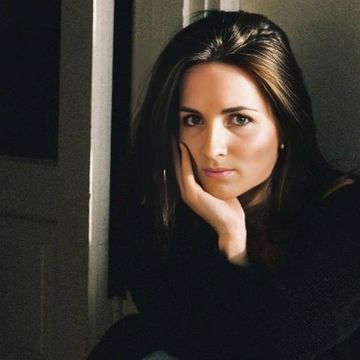 "ТВОРЧЕСТВО - ВЕЛИЧАЙШИЙ БУНТ В МИРЕ"- цитата из книги «Творчество. Высвобождение внутренних сил», Ошо.

За последнее время я поняла точно: я - это творчество. Это настолько неотъемлемая часть меня, как бы я не пыталась это в себе погасить и переделать. 
Поэтому что нужно сделать? Да, развивать, а не сидеть и прятаться.