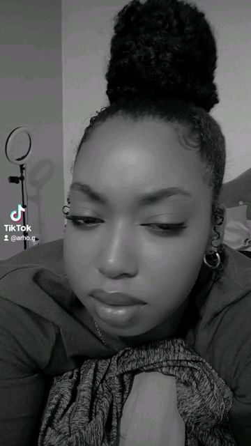 rhonicaa в LOOKY. . Is this rizz? 🤔 idk...