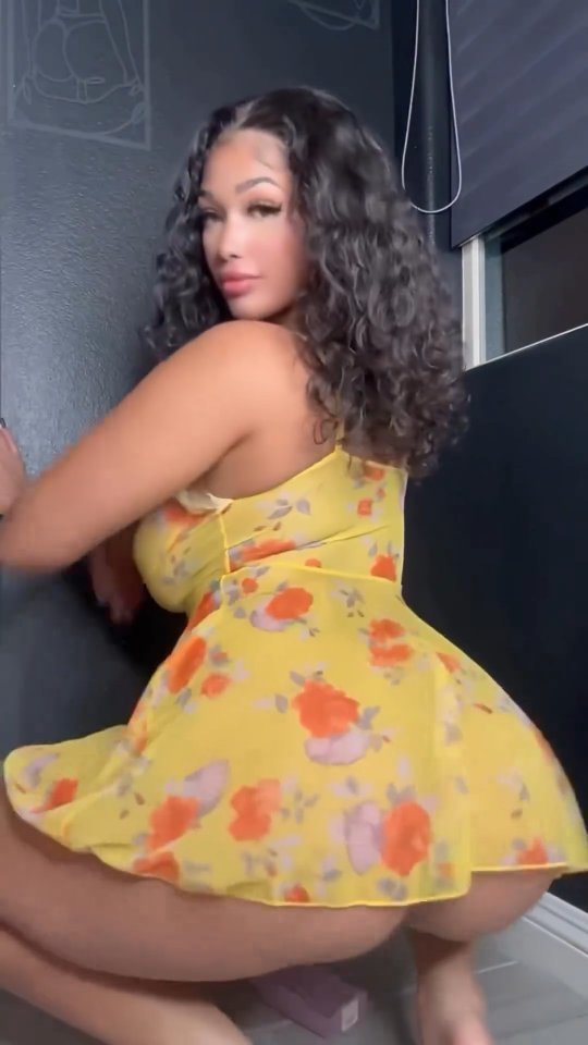 Lexi Love в LOOKY. . 💛
🍓 Link in bio 👆...