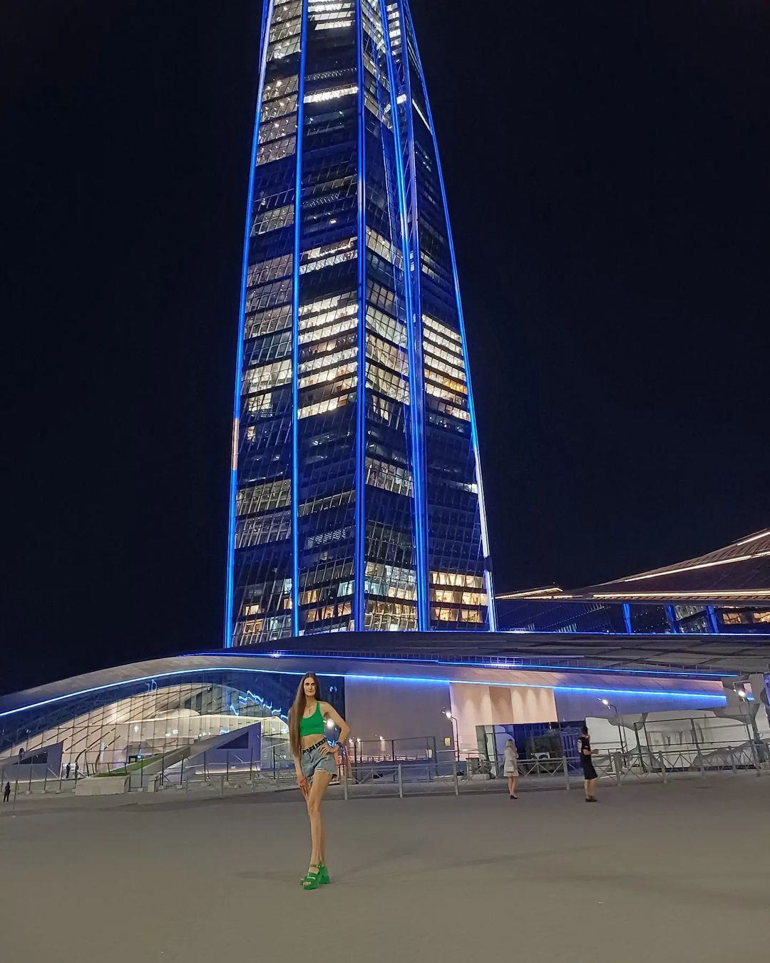 s.i.v.a.kosa в LOOKY. . Ночная прогулка 💙💚