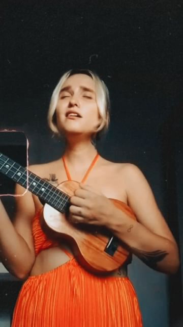 enya.enyae в LOOKY. #somebodythatiusedtoknow,#ukulele,#cover,#singer. #somebodythatiusedto...