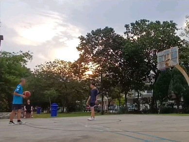 5ryan09 в LOOKY. #ballislife🏀,#basketball🏀,#basketballclips,#edits,#hoop,#hoopersofinstagram,#malaysia,#smooth,#09. botak handles.
-
#ba...